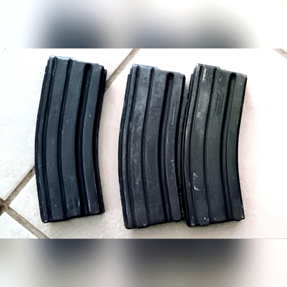 (Lot of 3)  M16 / M4 5.56 30 Round magazines Used - Picture 1 of 12